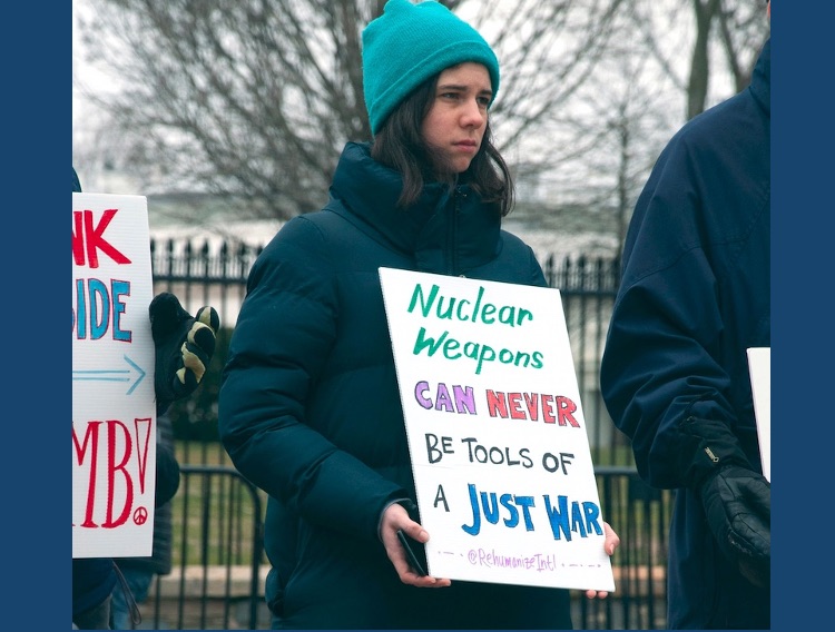 Photographed outside White House, Washington, DC, US, 2019. Photo by Maria Oswalt on Unsplash