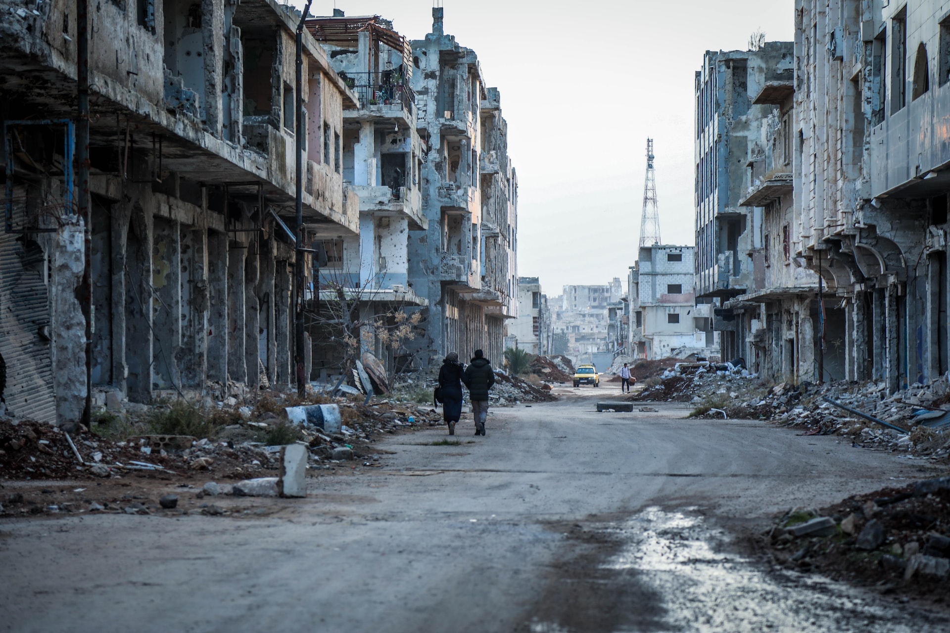 Iamge of Syrian War streetscape courtesy of Mahmoud Sulaiman on Unsplash