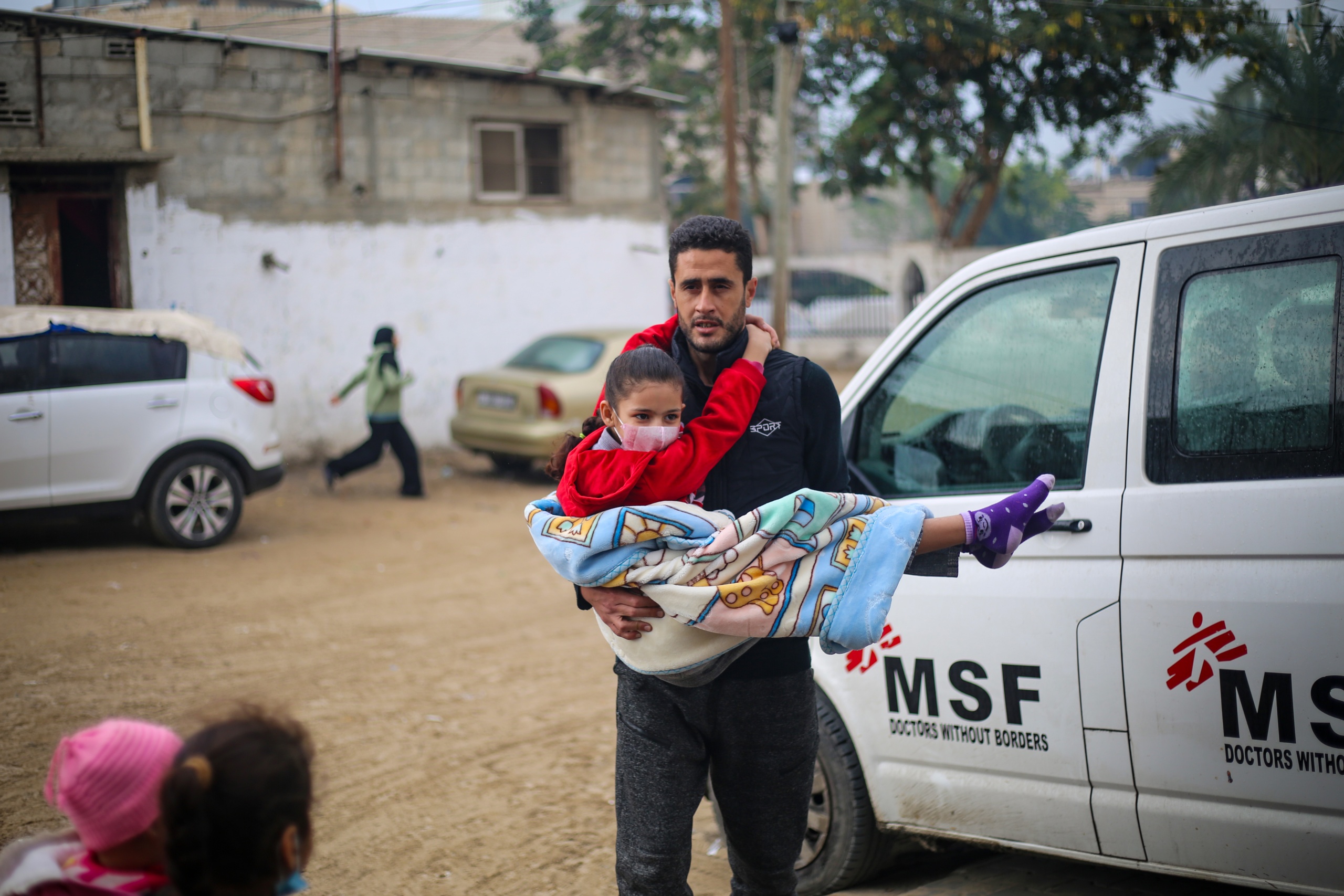 A patient arriving at Rafah Indonesian Hospital, in southern Gaza. 27/12/23. Photo provided by MSF
